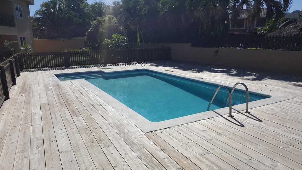 Apt 12, Executive Suites Ja - Palms Enfield エクステリア 写真