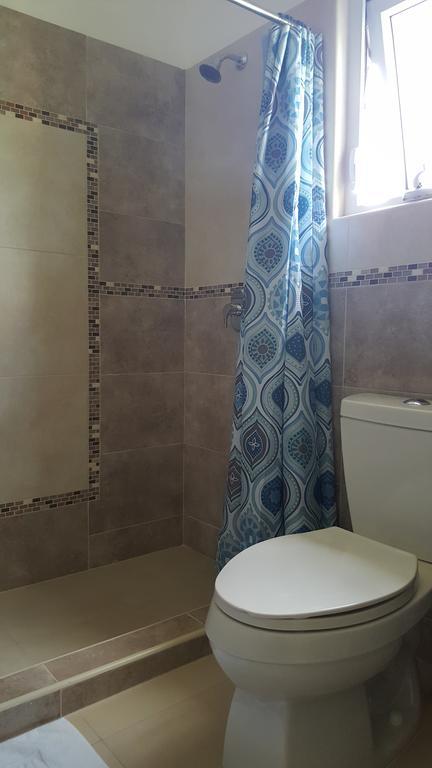 Apt 12, Executive Suites Ja - Palms Enfield エクステリア 写真