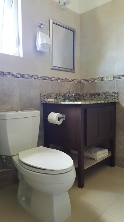 Apt 12, Executive Suites Ja - Palms Enfield エクステリア 写真