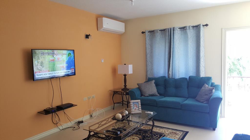 Apt 12, Executive Suites Ja - Palms Enfield エクステリア 写真