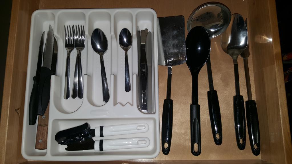 Apt 12, Executive Suites Ja - Palms Enfield エクステリア 写真