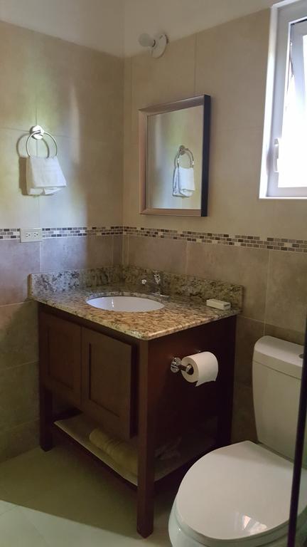 Apt 12, Executive Suites Ja - Palms Enfield エクステリア 写真