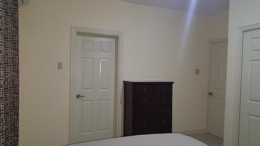 Apt 12, Executive Suites Ja - Palms Enfield エクステリア 写真