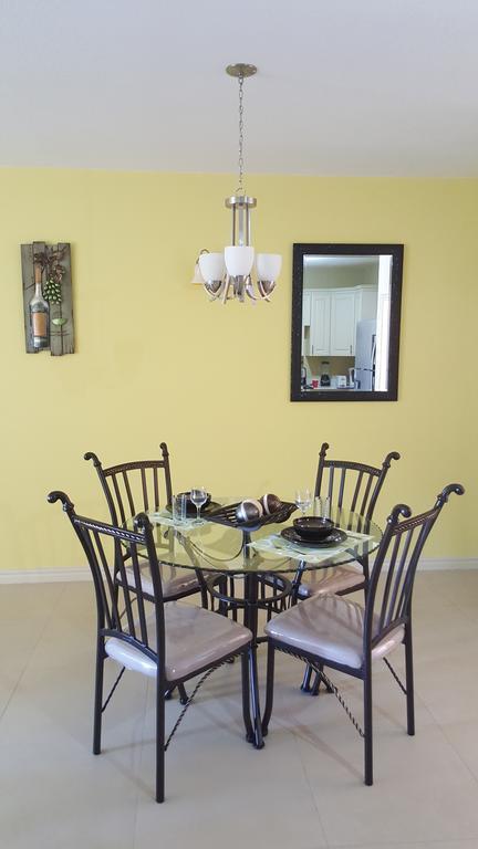 Apt 12, Executive Suites Ja - Palms Enfield エクステリア 写真