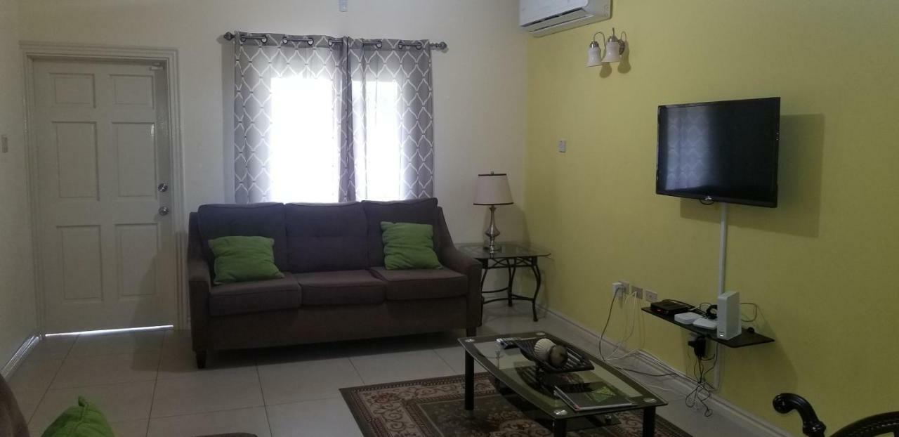Apt 12, Executive Suites Ja - Palms Enfield エクステリア 写真
