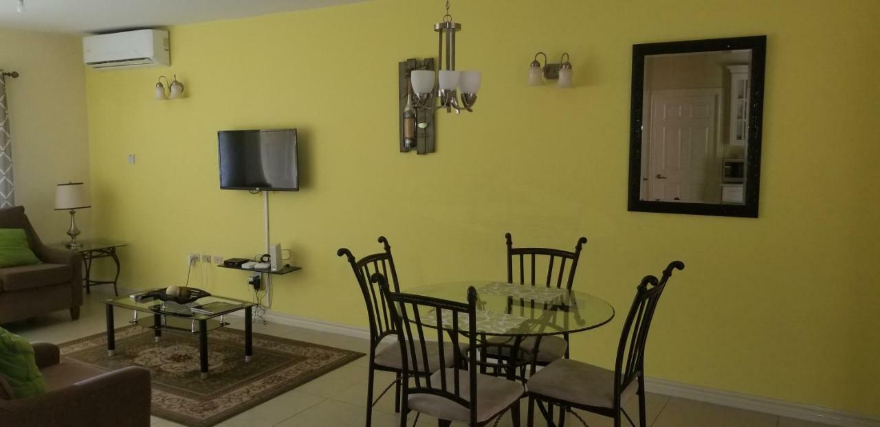 Apt 12, Executive Suites Ja - Palms Enfield エクステリア 写真